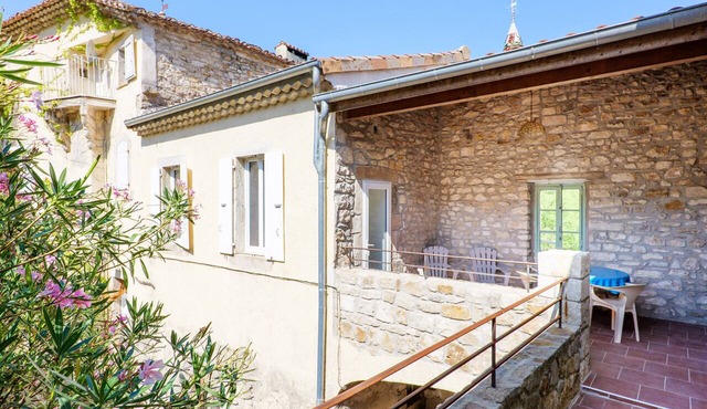 Apartment “Le Petit Manoir Shared Pool” with Balcony, Wi-Fi, and Air Conditioning