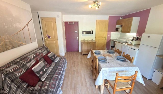 Apartment with terrace facing slopes - 4 guests