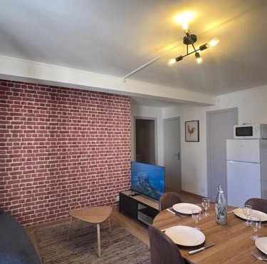 appartement. 2 à 4 pers. lit Queen-size. Au calme.