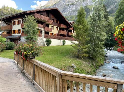 Appartement accueillant à Pralognan-la-Vanoise avec balcon et vue