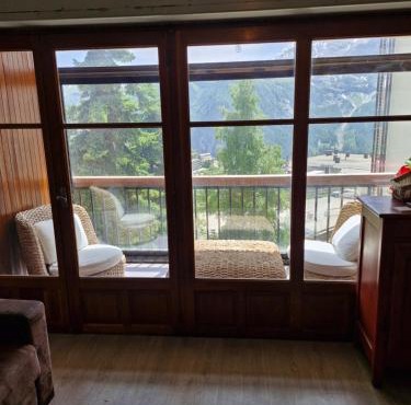 Appartement au pied des pistes avec vue sur la montagne