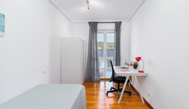Apt 3H : Spacious and Cozy : Ideal for Families