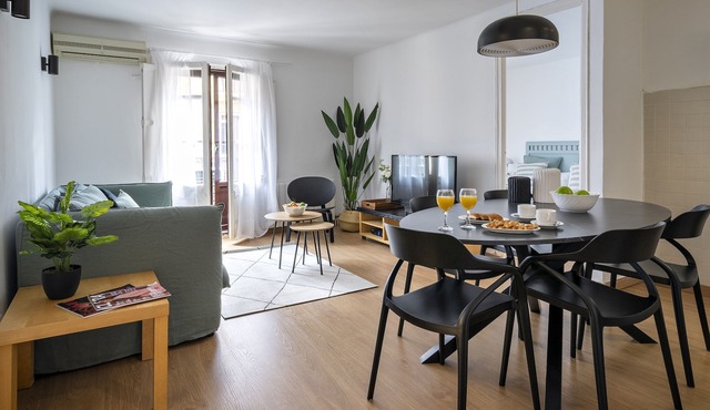 Art 2 - Habitat Apartments
