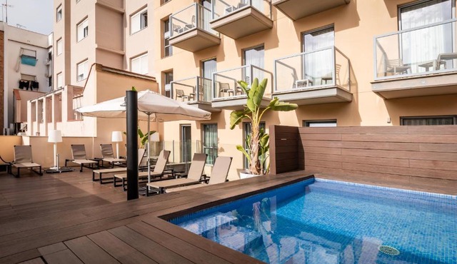 Arya Stadium Hotel