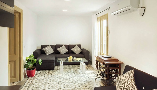 Authentic Catalan Charm: Spacious 3-Bedroom Home on Las Ramblas