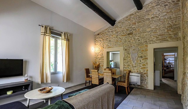 Authentic Cottage with Terrace and Private Garden in Languedoc