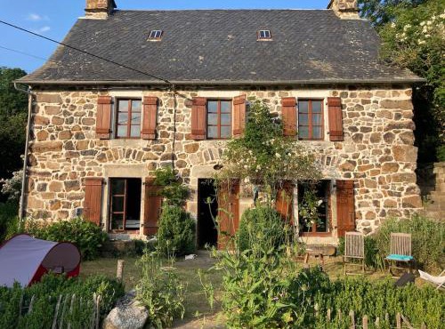 Authentic Country House with Charm in the Heart of the Auvergne Volcanoes