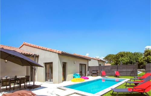 Awesome Home In Cléon D'andran