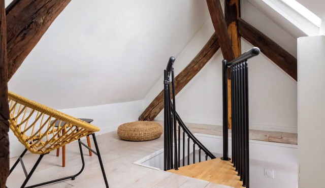 Bac Grenelle Très Mignon Duplex Situé Dans un des Plus Beaux Quartiers de Paris