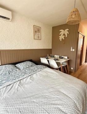 Beach cabin studio