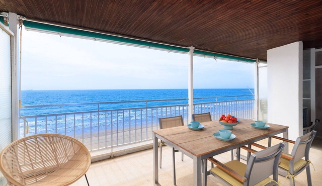 Beachfront | Spectacular sea views