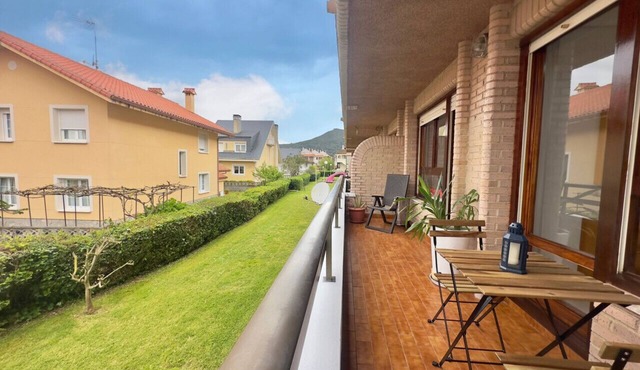 Beachfront with private garden La Galerna 17000