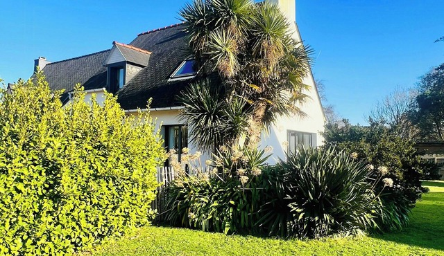 Beachside villa with jacuzzi in Brignogan
