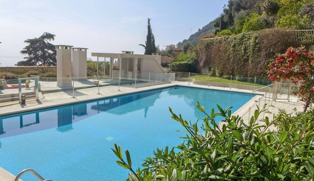 Beautiful apartment for 4 guests with WIFI, pool, TV and terrace