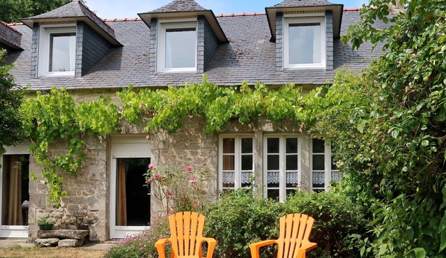 Beautiful apartment in villa for 6 guests with terrace and pets allowed