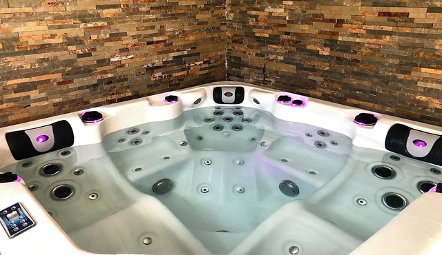 Beautiful house near the beach with private indoor Jacuzzi in Courseulles Sur Mer