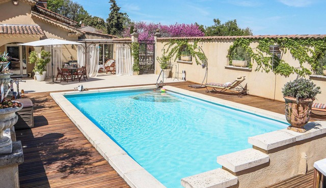 Beautiful home in Vernègues