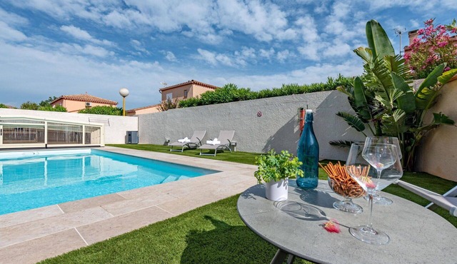 Beautiful private villa for 6 people with WIFI, A/C, private pool, TV, terrace and pets allowed