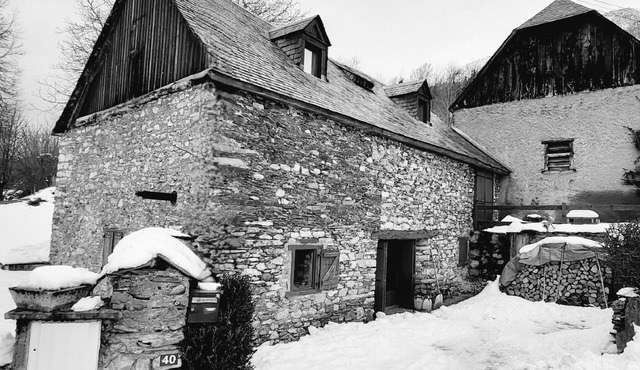 Beautiful renovated barn for 10 people. Close to ski resorts.