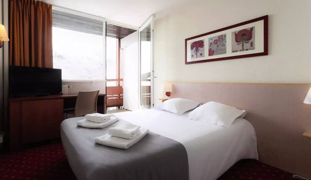 Belambra Clubs Les Menuires - Snow And Heaven - Half board - 2 Rooms Essential 2 Adults and 3 Children with Balcony and View Impregnable Mountain