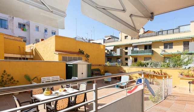 BIG TERRACE APARTMENT IN BARCELONA
