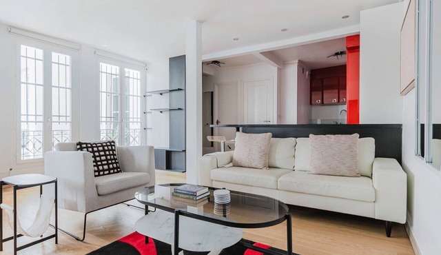 Blueground | Bourse, furnished & equipped