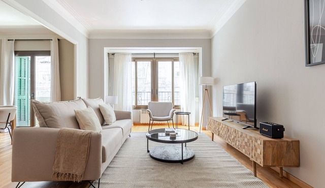 Blueground | Galvany, doorman, AC, near park
