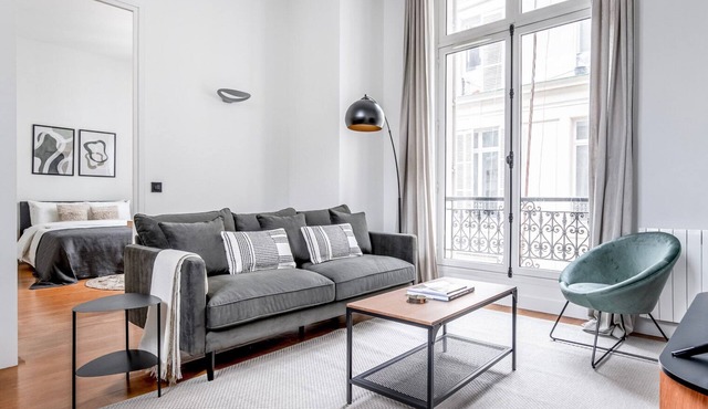 Blueground | Monceau/Villiers, concierge, nr shops