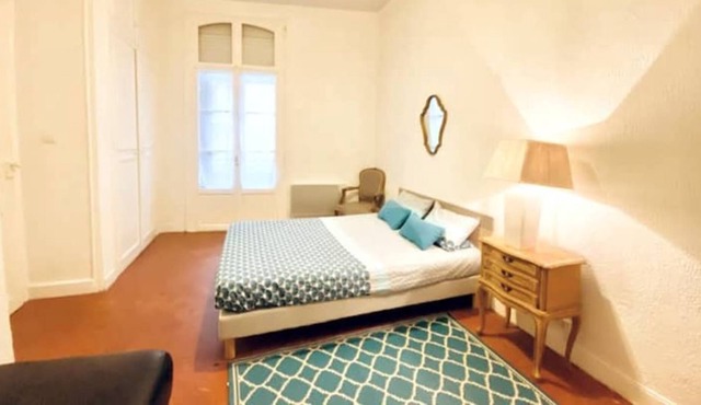 Bohemian apartment near train station and city center