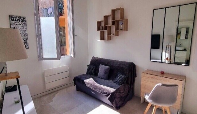 Brand new studio - Free Parking close
