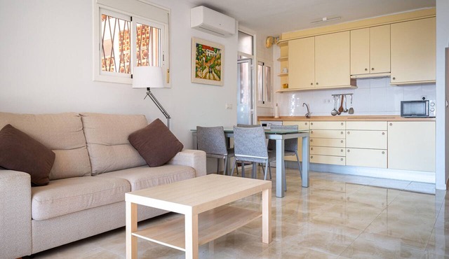 Bright 2-bed apartment, air conditioning, parking, 50m to beach - Altafulla