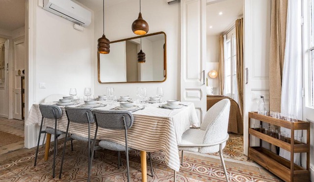 Bright apartment with balcony in Sagrada Familia
