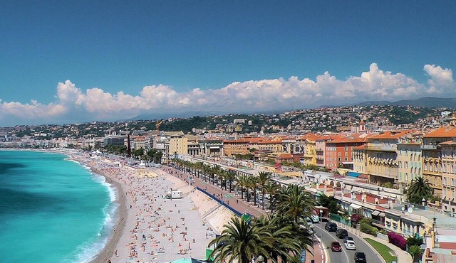 Bright F1 40 M² South 5 min from the Beach on Feet WEB SHEETS