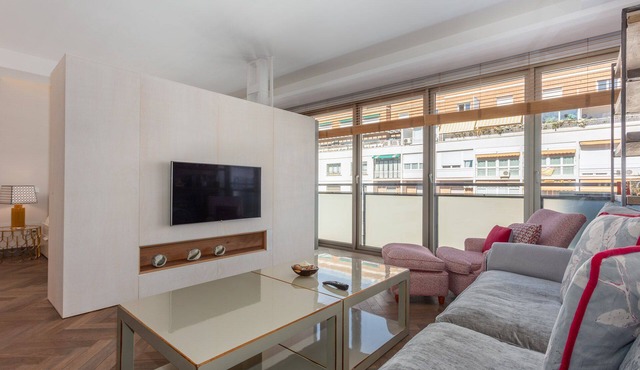 Bright & Functional Studio Near Bernabéu