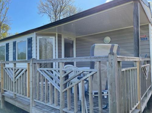 Bungalow confortable à Argences-en-Aubrac avec piscine