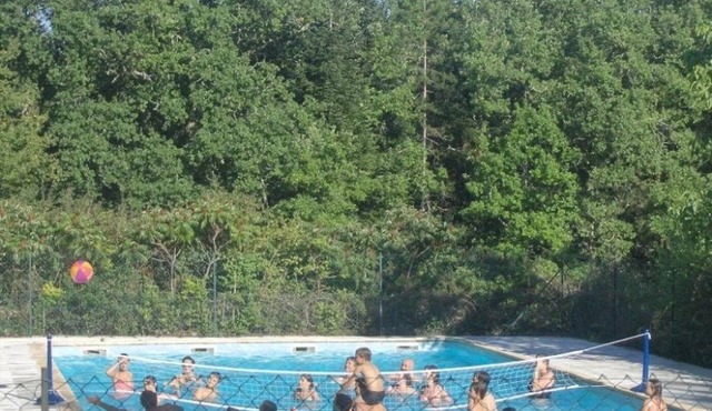 Camping 3 étoiles avec piscine - aux portes de la Dordogne