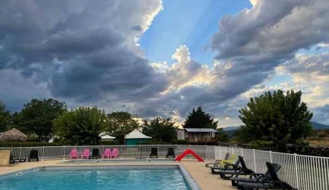 Camping 3 étoiles - Piscine - eeeehe
