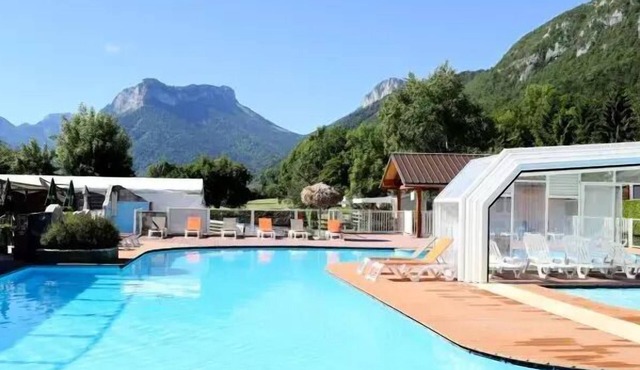 Camping Les Fontaines**** - Cozy Cordelia 4-room mobile home for 6 people
