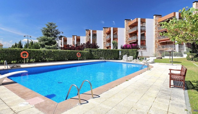 CAN PARRAMON PISCINE TENNIS ROSES