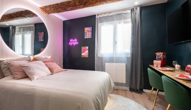 Candy Room - Cosy studio near Panier