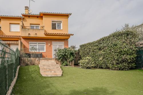 Casa con jardín en Besalú, ideal para familias