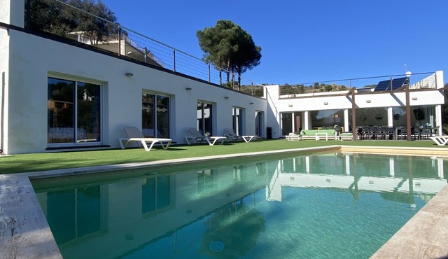 Casa Rio de Oro with pool featuring beach area and barbecue. Calonge Costa Brava