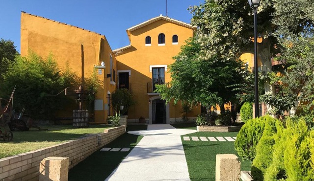 Casa rural para 24 personas cerca de Sitges con piscina privada