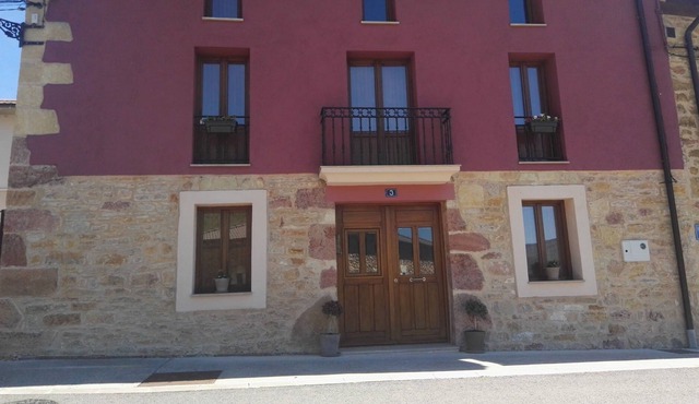 Casa situada en el valle de Valdegovia .