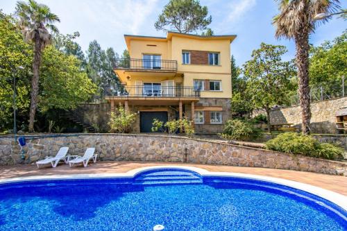 Catalunya Casas Elegant Mountain Villa just 30km to Barcelona