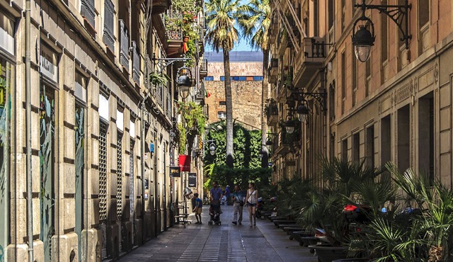 Centric 3 bedroom flat near La Boqueria