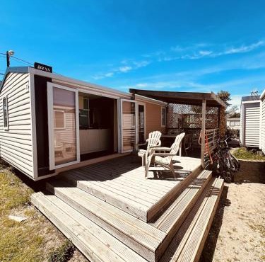 Chalet 30m from the Beach Terrace, Bikes & Parking