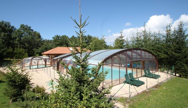 Chalet "Dahlia Pour 12 Prix Semaine" with Mountain View, Shared Pool & Wi-Fi