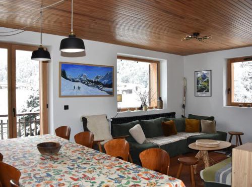 Chalet ensoleillé avec balcon et poêle à bois - FR-1-464-163