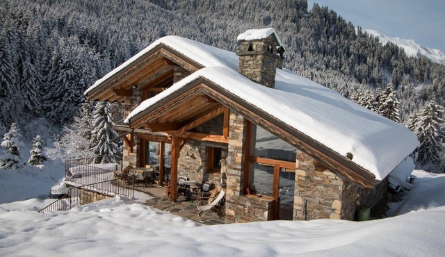 Chalet le Cairn - unique ski-in ski-out location! Outside Hot tube